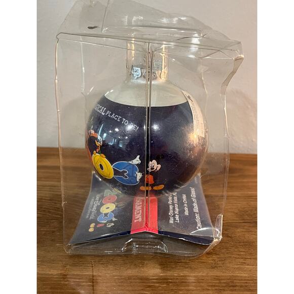 Walt Disney World 2003 Glass Ornament Mickey Goofy Donald Minnie NIB - Picture 4 of 7